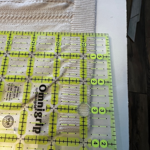 Banana Republic Long Sleeve Crew Neck Cream Knit Sweater Patterned Front Small - Picture 9 of 9